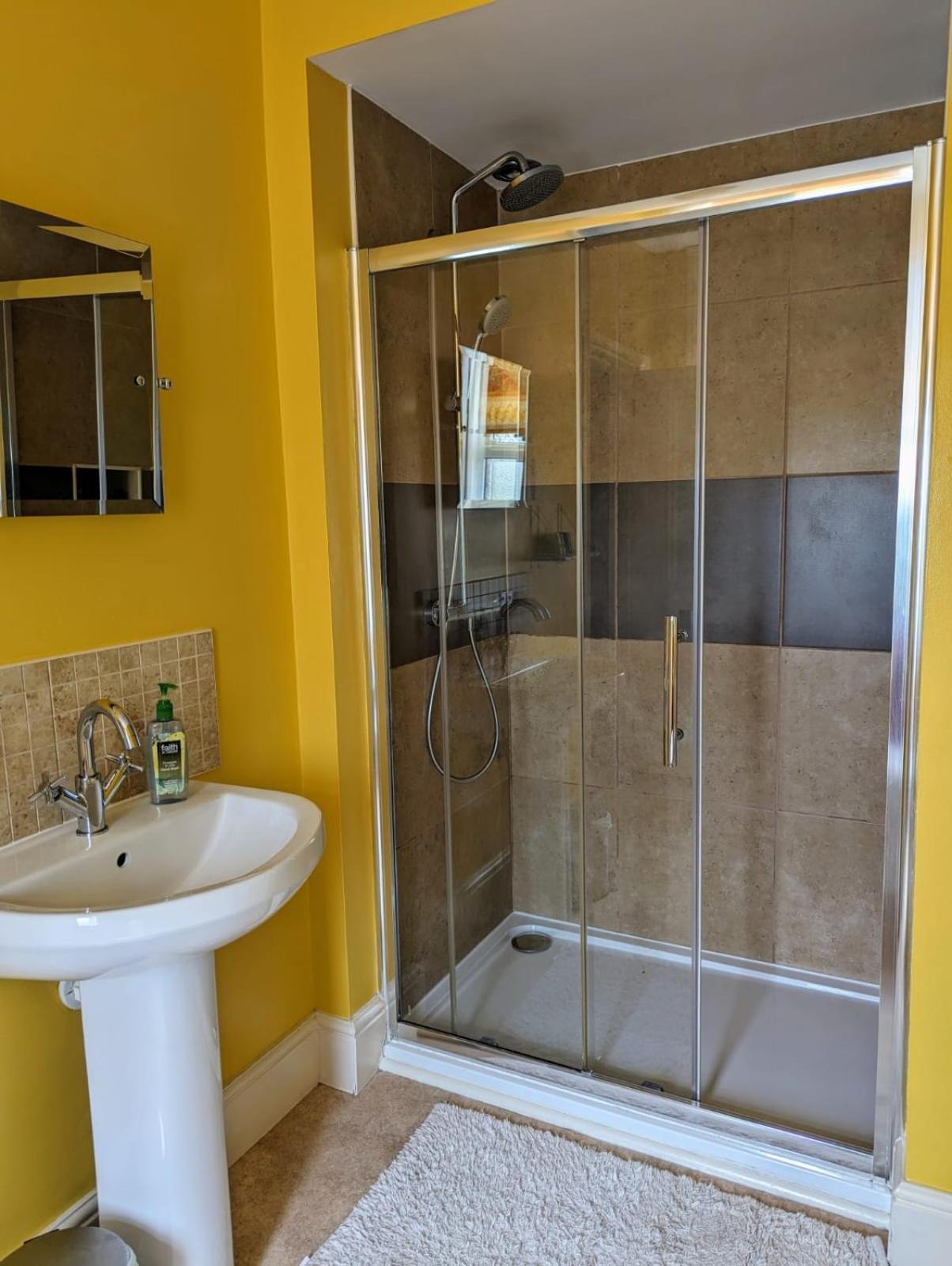 Bed and Breakfast Number 18 Вітбі Екстер'єр фото
